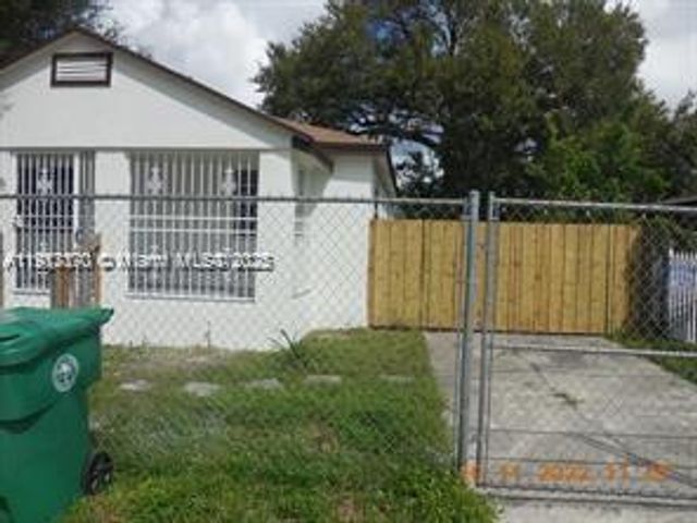 1415 NW 69th St, Miami, FL 33147