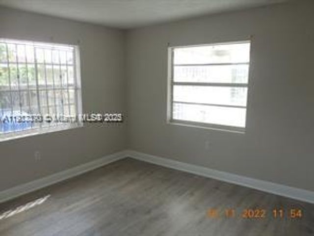 1415 NW 69th St, Miami, FL 33147