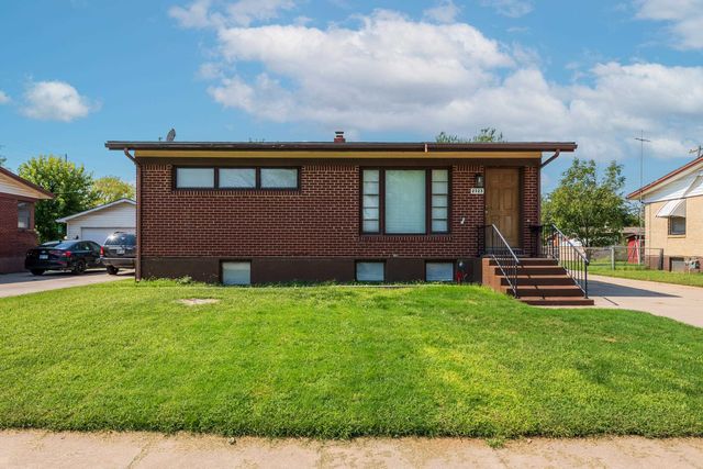 2325 S Glenn, Wichita, KS 67213