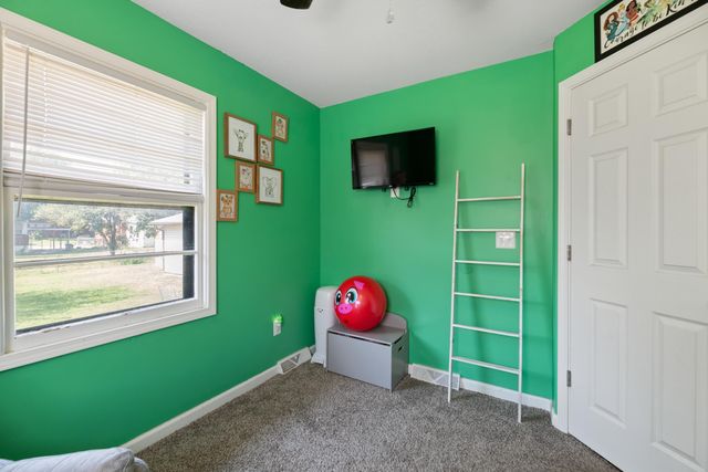 2325 S Glenn, Wichita, KS 67213