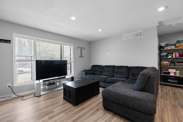 2325 S Glenn, Wichita, KS 67213