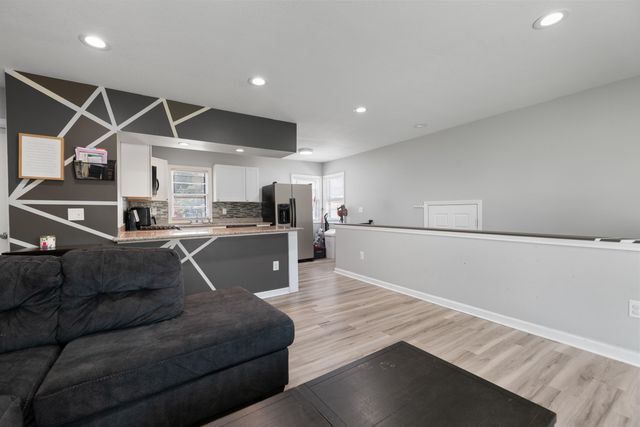 2325 S Glenn, Wichita, KS 67213