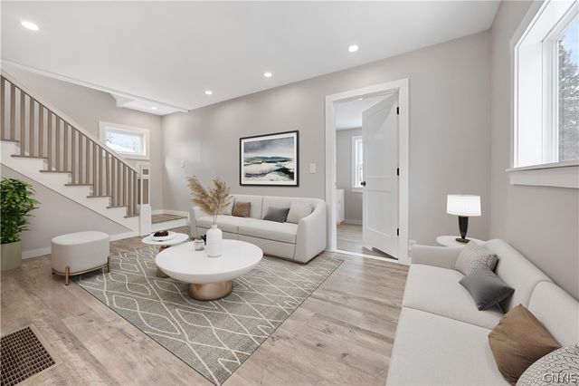 110 Edgemere Road, Salina, NY 13208