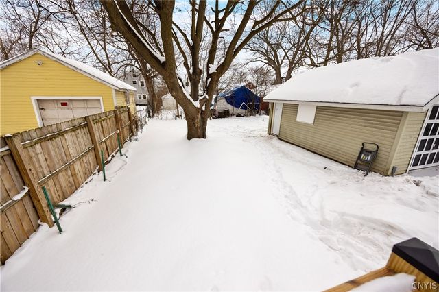 110 Edgemere Road, Salina, NY 13208