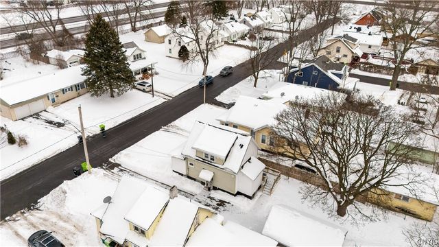 110 Edgemere Road, Salina, NY 13208