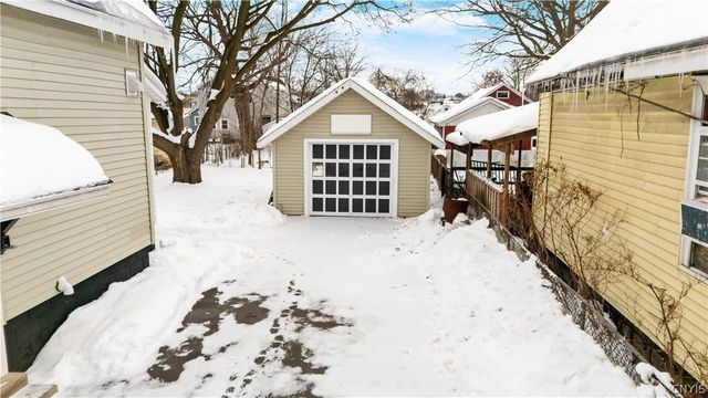 110 Edgemere Road, Salina, NY 13208