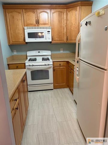 601 Sunshine Court 601, Sayreville, NJ 08859