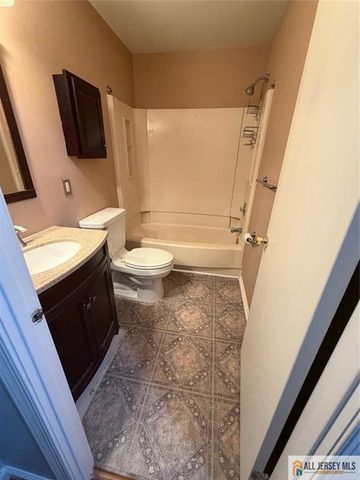 601 Sunshine Court 601, Sayreville, NJ 08859