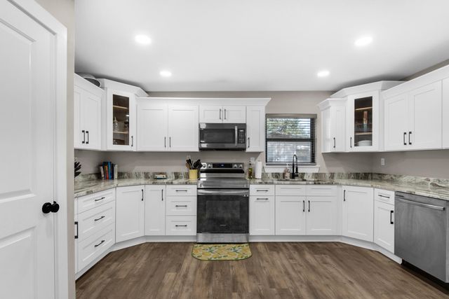 415 Avon Lane, Mary Esther, FL 32569