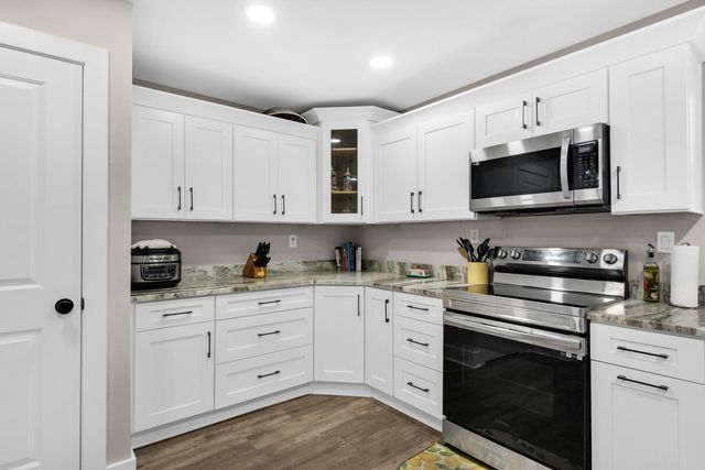 415 Avon Lane, Mary Esther, FL 32569