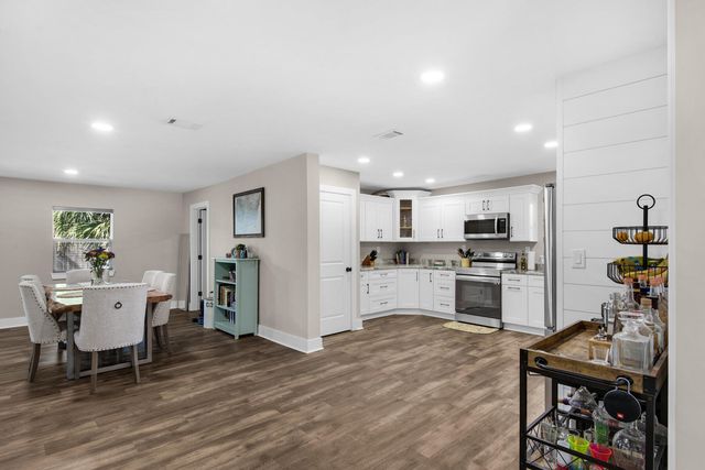 415 Avon Lane, Mary Esther, FL 32569