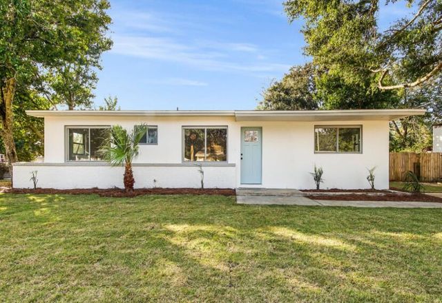 415 Avon Lane, Mary Esther, FL 32569