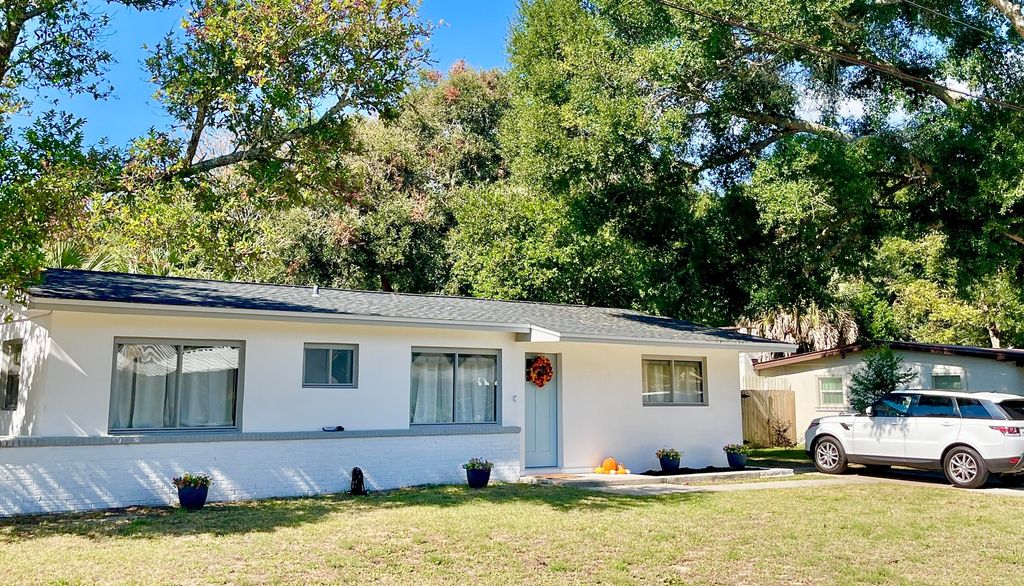 415 Avon Lane, Mary Esther, FL 32569