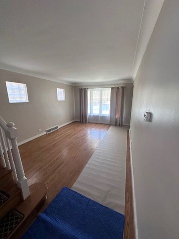 5224 S Rutherford Avenue, Chicago, IL 60638