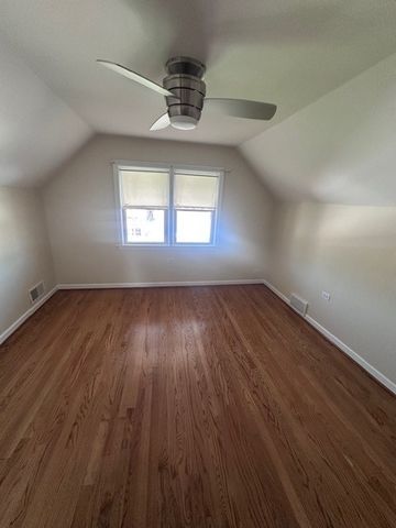 5224 S Rutherford Avenue, Chicago, IL 60638