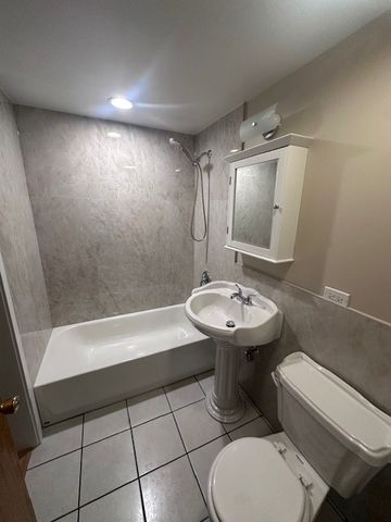 5224 S Rutherford Avenue, Chicago, IL 60638