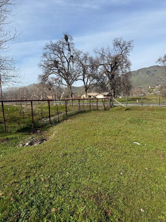 Image 2 of property listing at 99999 Elwood Road, Sanger, CA 93657