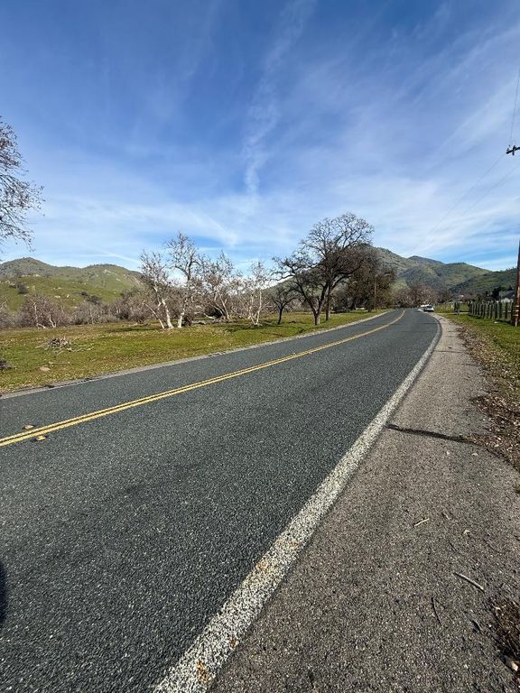 Image 3 of property listing at 99999 Elwood Road, Sanger, CA 93657