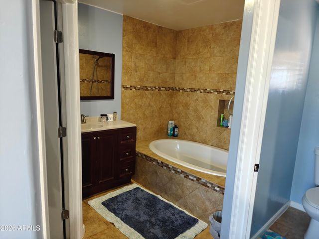 2417 W ROUGHRIDER Road, New River, AZ 85087