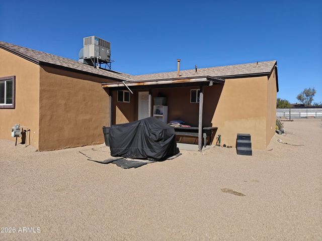 2417 W ROUGHRIDER Road, New River, AZ 85087
