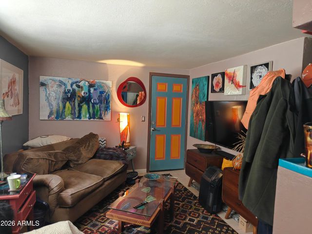 2417 W ROUGHRIDER Road, New River, AZ 85087