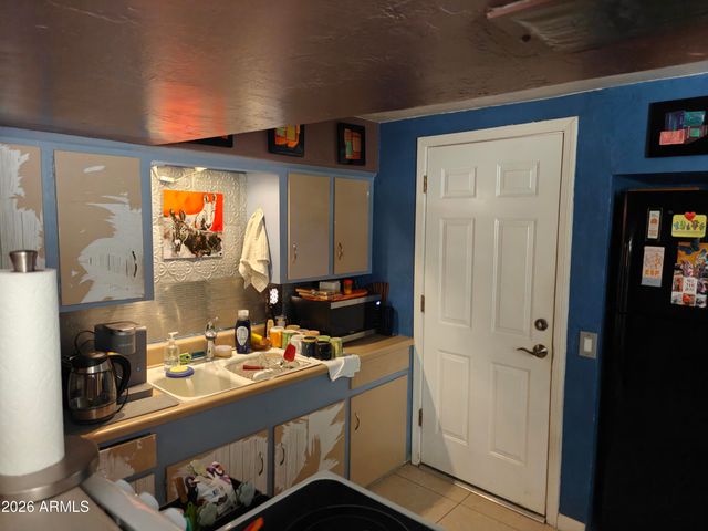 2417 W ROUGHRIDER Road, New River, AZ 85087