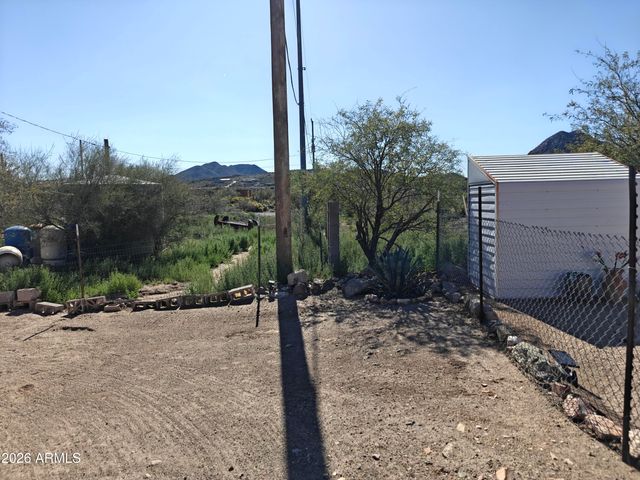 2417 W ROUGHRIDER Road, New River, AZ 85087