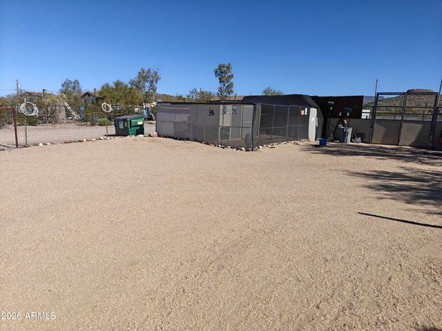 2417 W ROUGHRIDER Road, New River, AZ 85087