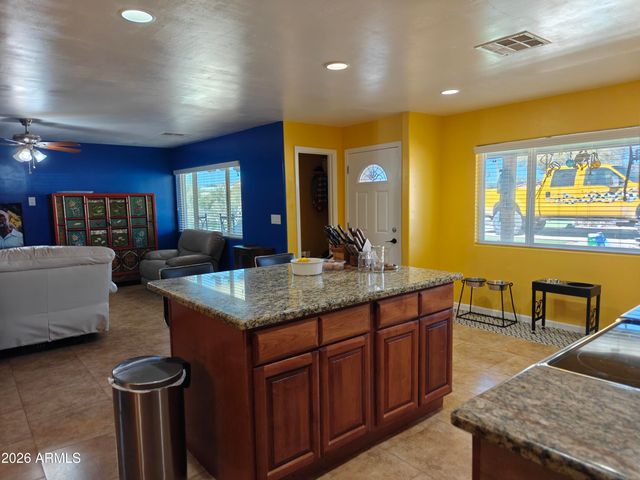 2417 W ROUGHRIDER Road, New River, AZ 85087