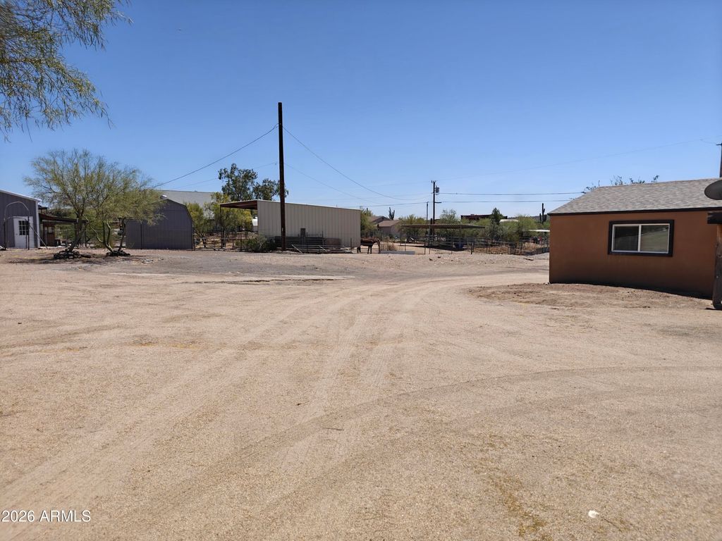 2417 W ROUGHRIDER Road, New River, AZ 85087 — photo 2