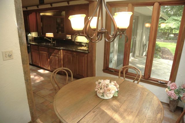 590 E Ravenswood Hills CIRCLE, Brookfield, WI 53045