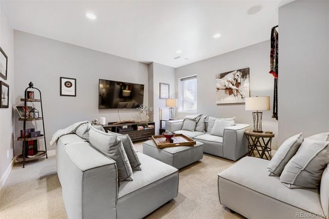 6729 E Lowry Boulevard, Denver, CO 80230