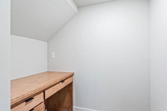 479 S Happy Hollow Road, Fayetteville, AR 72701