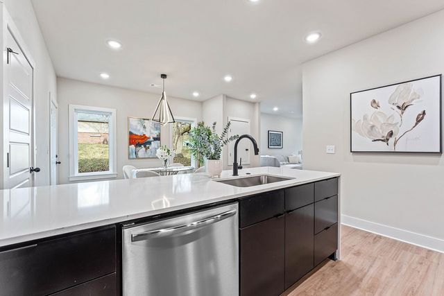 479 S Happy Hollow Road, Fayetteville, AR 72701