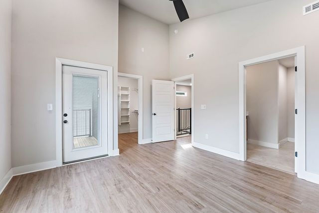 479 S Happy Hollow Road, Fayetteville, AR 72701