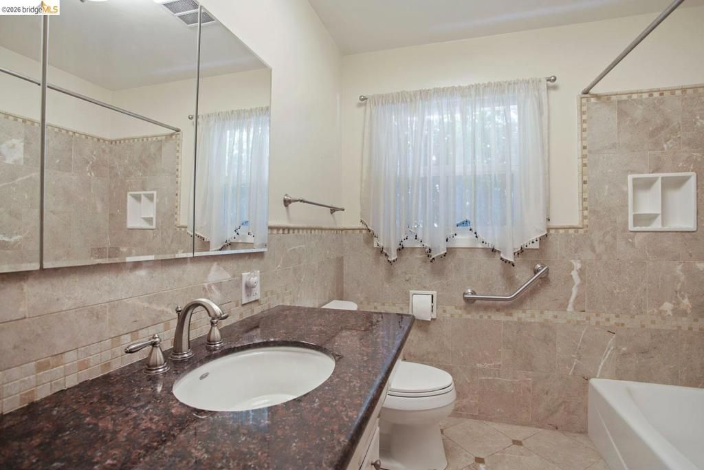 Image 6 of property listing at 1320 1320 Barcelona, Stockton, CA 94509