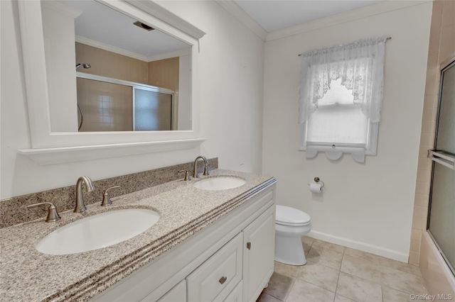 191 N Albany Avenue, Massapequa, NY 11758