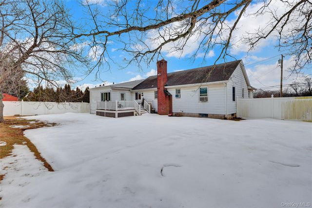 191 N Albany Avenue, Massapequa, NY 11758