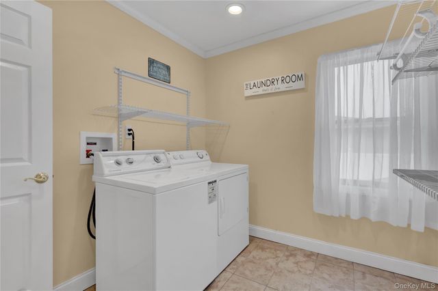 191 N Albany Avenue, Massapequa, NY 11758