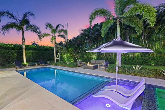 525 Whispering Pines Road, Boynton Beach, FL 33435