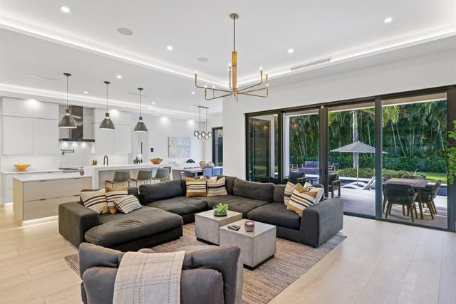 525 Whispering Pines Road, Boynton Beach, FL 33435