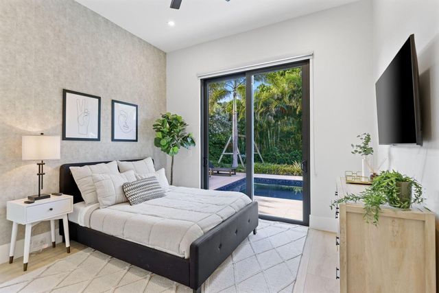 525 Whispering Pines Road, Boynton Beach, FL 33435