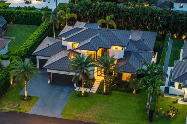 525 Whispering Pines Road, Boynton Beach, FL 33435