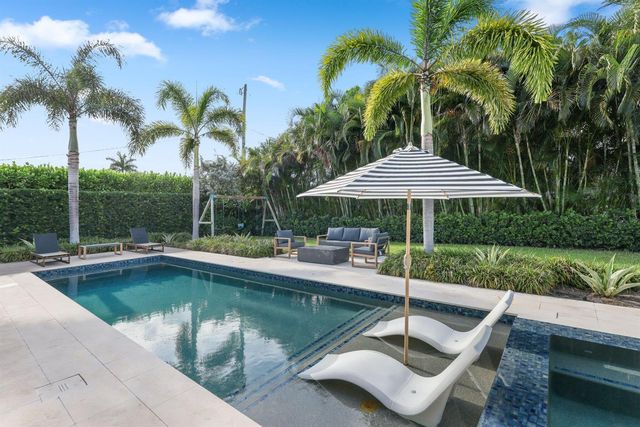 525 Whispering Pines Road, Boynton Beach, FL 33435