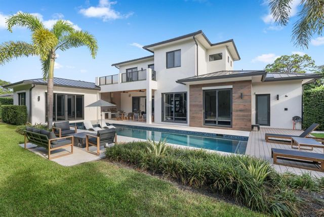 525 Whispering Pines Road, Boynton Beach, FL 33435