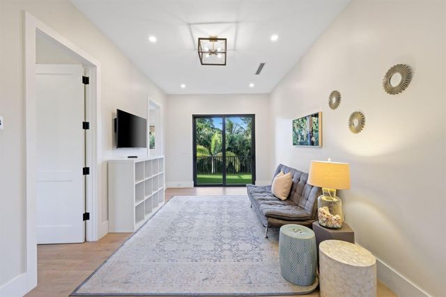525 Whispering Pines Road, Boynton Beach, FL 33435