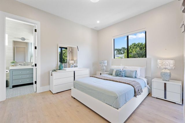 525 Whispering Pines Road, Boynton Beach, FL 33435