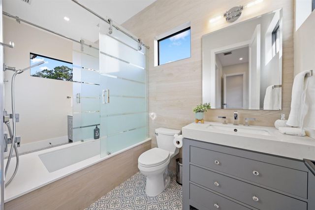 525 Whispering Pines Road, Boynton Beach, FL 33435