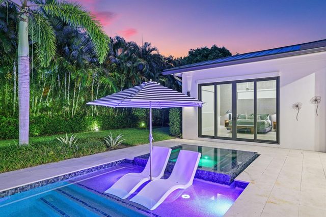 525 Whispering Pines Road, Boynton Beach, FL 33435