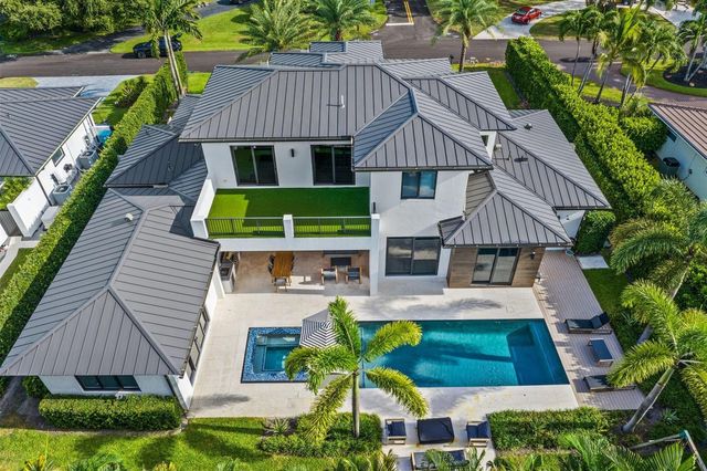 525 Whispering Pines Road, Boynton Beach, FL 33435